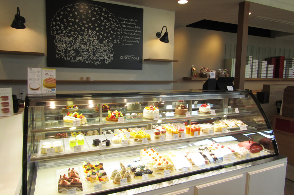 りんごの木千曲店内①